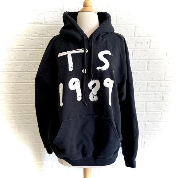 Taylor Swift 1989 Tour Hoodie Black Sweatshirt Rare Size Large - Picture 1 of 3